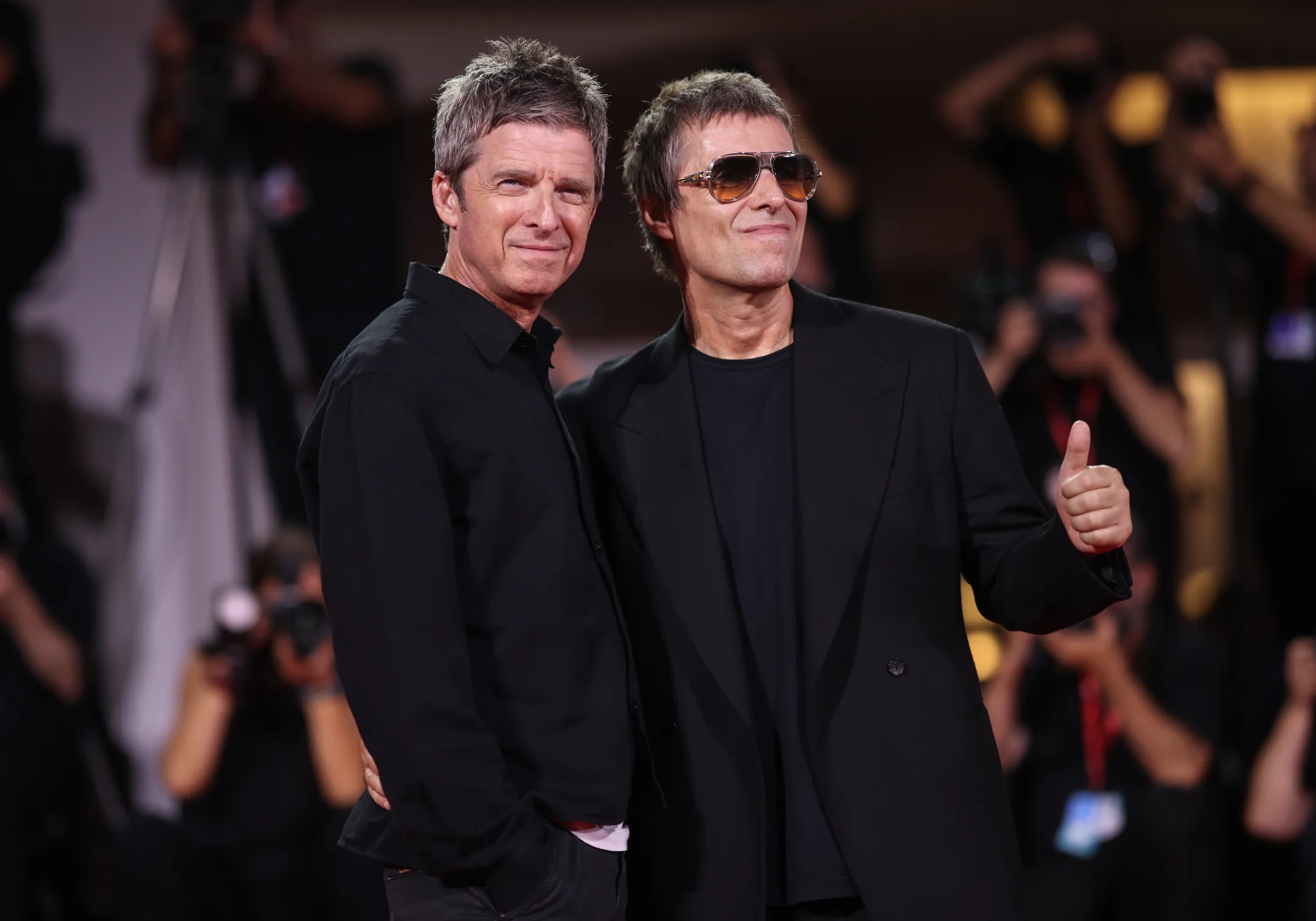Os irmãos mais marrentos do rock ganham um documentário