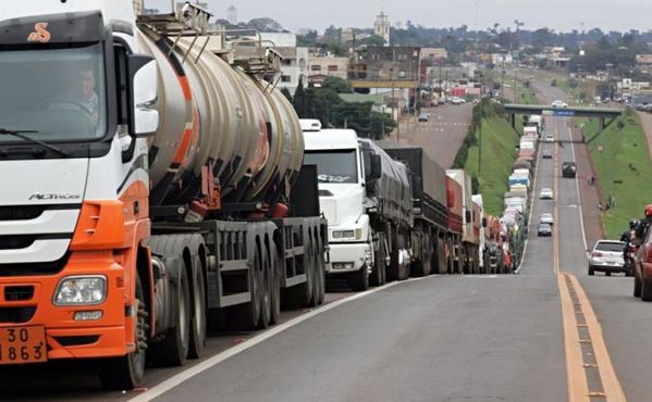 Caminhoneiros empurram o Brasil para o abismo
