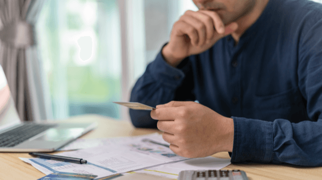 Fim do parcelamento sem juros não é antídoto para taxas elevadas no rotativo