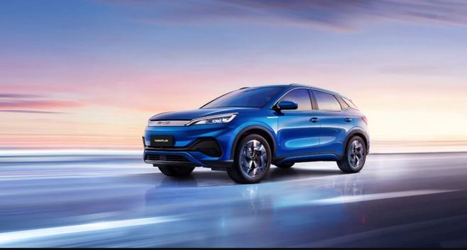 BYD está tão à frente da Tesla que chega a ser “ridículo,” diz Charlie Munger