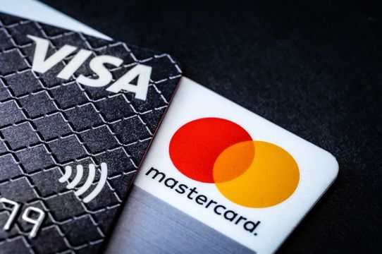 Visa e Mastercard pagam US$ 30 bi para encerrar briga com varejo. Vai ser suficiente?