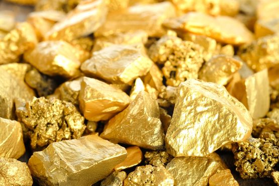 Aura Minerals: EBITDA cresce 45% com redução de custos e alta do ouro