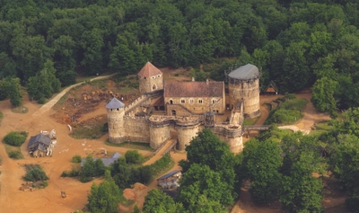 A loucura de construir um castelo medieval em 2026