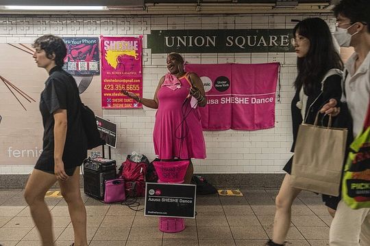 Sheshe, a voz poderosa do metrô de Nova York
