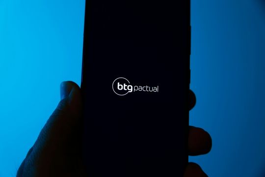 BTG supera ano dramático com crescimento do top ao bottom line