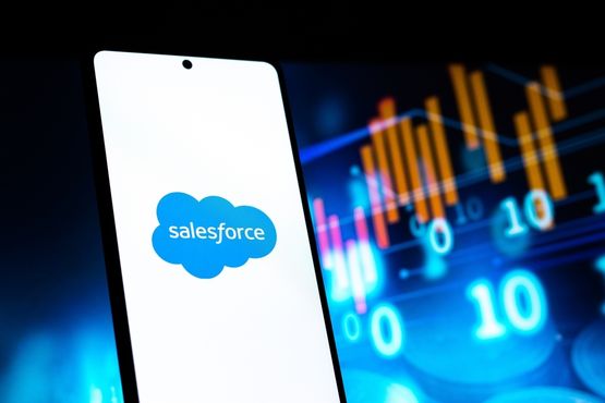 Salesforce despenca 20% – e a culpa pode ser da inteligência artificial