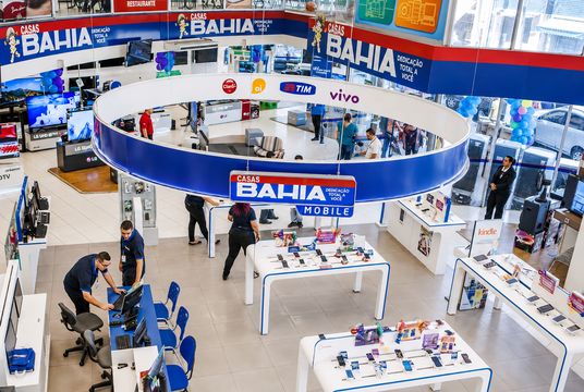 Casas Bahia: Itaú aplaude turnaround, mas macro joga contra
