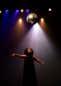 Viviane Mosé: a filósofa que está lotando os teatros do Brasil