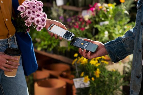 Os smartphones estão virando maquininhas de cartão. O que muda para o setor?