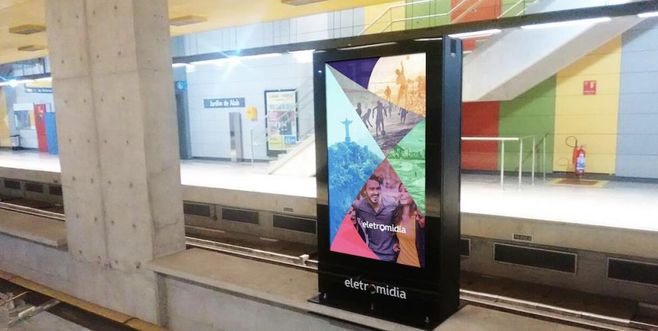 A Eletromidia acaba de entrar no elevador — e dominar um mercado