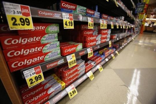 Colgate sobe com rumor de interesse da Unilever