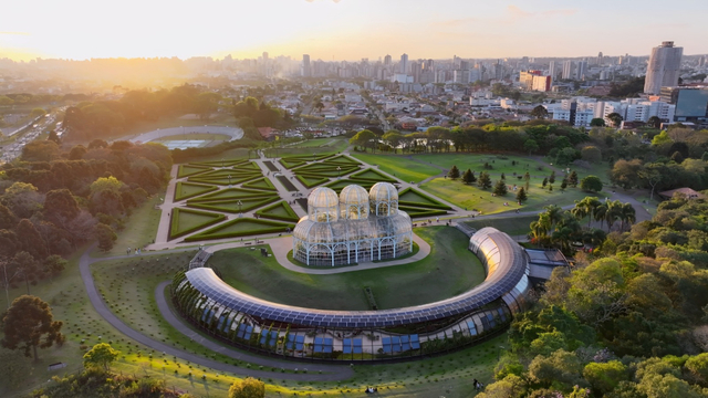 Tenda volta a Curitiba com plano de lançar R$ 1 bi