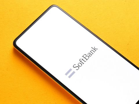 Softbank muda comando mais uma vez