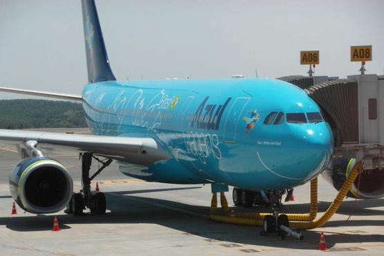 Hainan, dona de 18% das PNs da Azul, põe tudo à venda