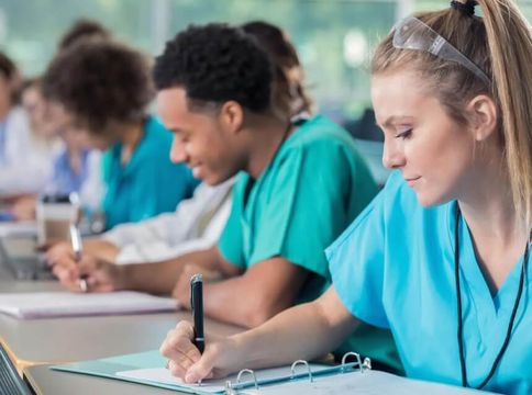 Afya faz seu maior M&A: mais 340 vagas de medicina