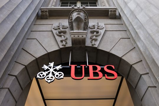 Ermotti prepara saída do UBS; Iqbal Khan é favorito