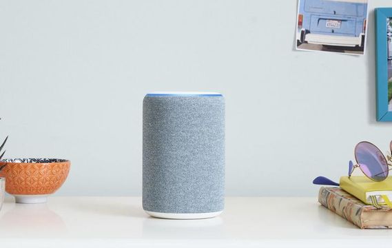 'Alexa, toca Raul!' Amazon lança assistente de voz no Brasil