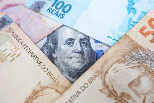 Valor justo do dólar é R$ 4,40, diz Stuhlberger