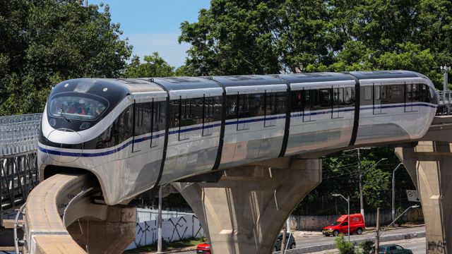 Com trens da BYD, “monotrilho da Copa” começa a operar. Só atrasou 10 anos