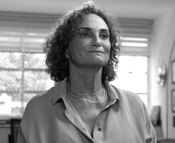 ELENA LANDAU