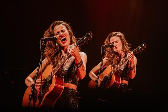 Ana Cañas canta Belchior. Ambos estão renascendo