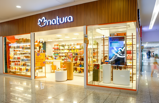 Natura vende Avon por uma libra – e se valoriza R$ 2 bi na Bolsa