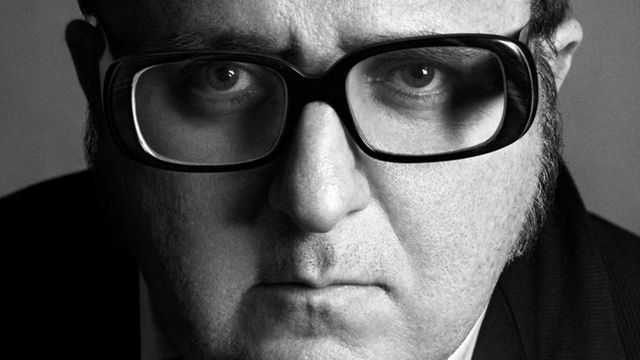 Humor, amor e moda: o legado de Alber Elbaz