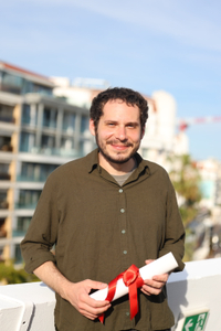 Único diretor brasileiro em Cannes volta para casa com o prêmio