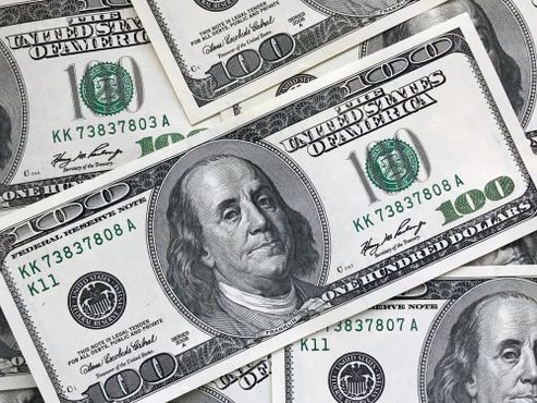 Momento é do dólar e pós-fixados – e não deve mudar tão cedo, diz o UBS