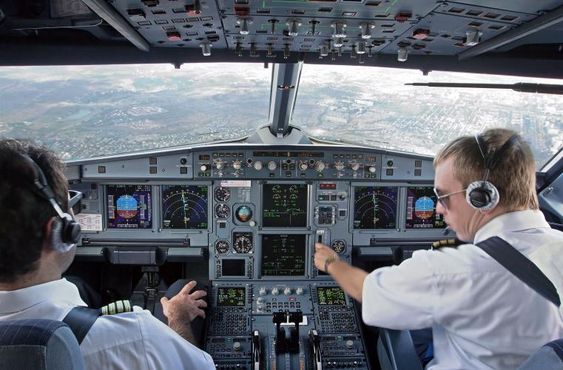 Passaredo acusa Azul de assediar seus pilotos