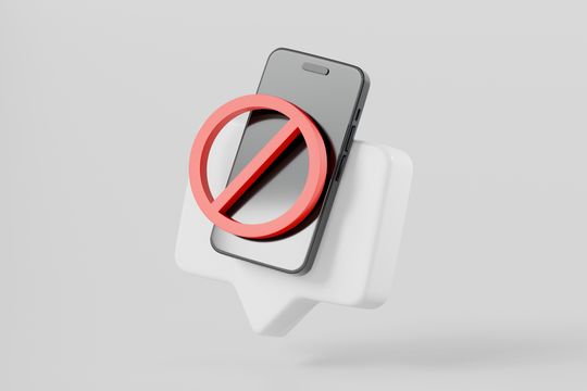 UK deve banir smartphones nos colégios. O próximo alvo: as redes sociais