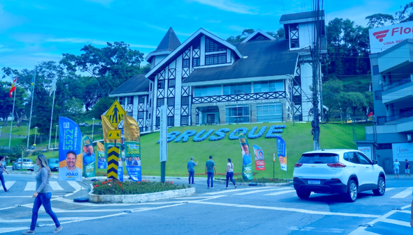 Brusque Journal: Uma cidade bem bolsonarista, mas menos empolgada