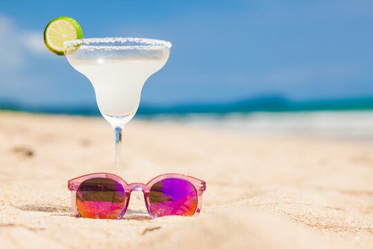 Vendas de imóveis de luxo caem 45% nos EUA; Miami e Hamptons lideram a queda