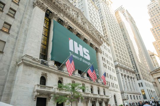 IHS busca crescimento em meio a disputa societária