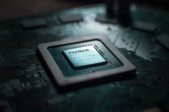 Nvidia apresenta o Blackwell, um chip 5x mais poderoso