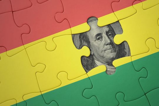 A Bolívia precisa captar dólares. A solução está travada no Congresso