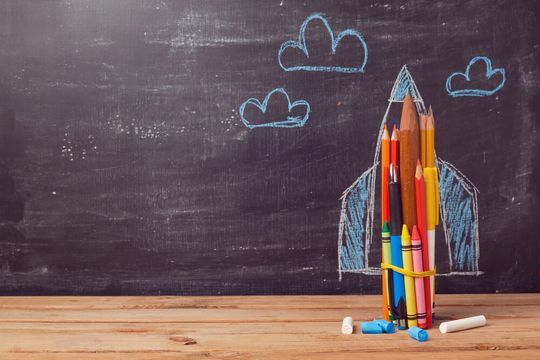 Vasta injeta R$ 200 milhões na Educbank, que ajuda as escolas a receber em dia