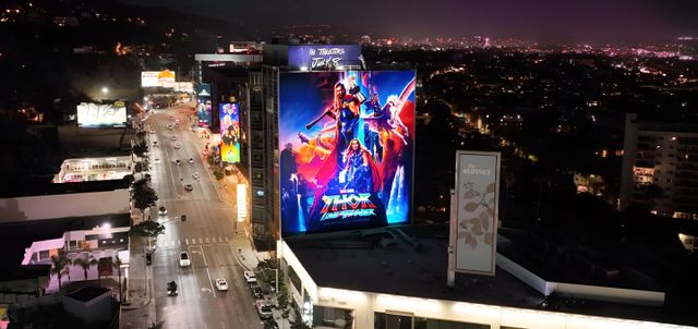 Mubadala compra a Clear Channel Outdoor e entra em OOH