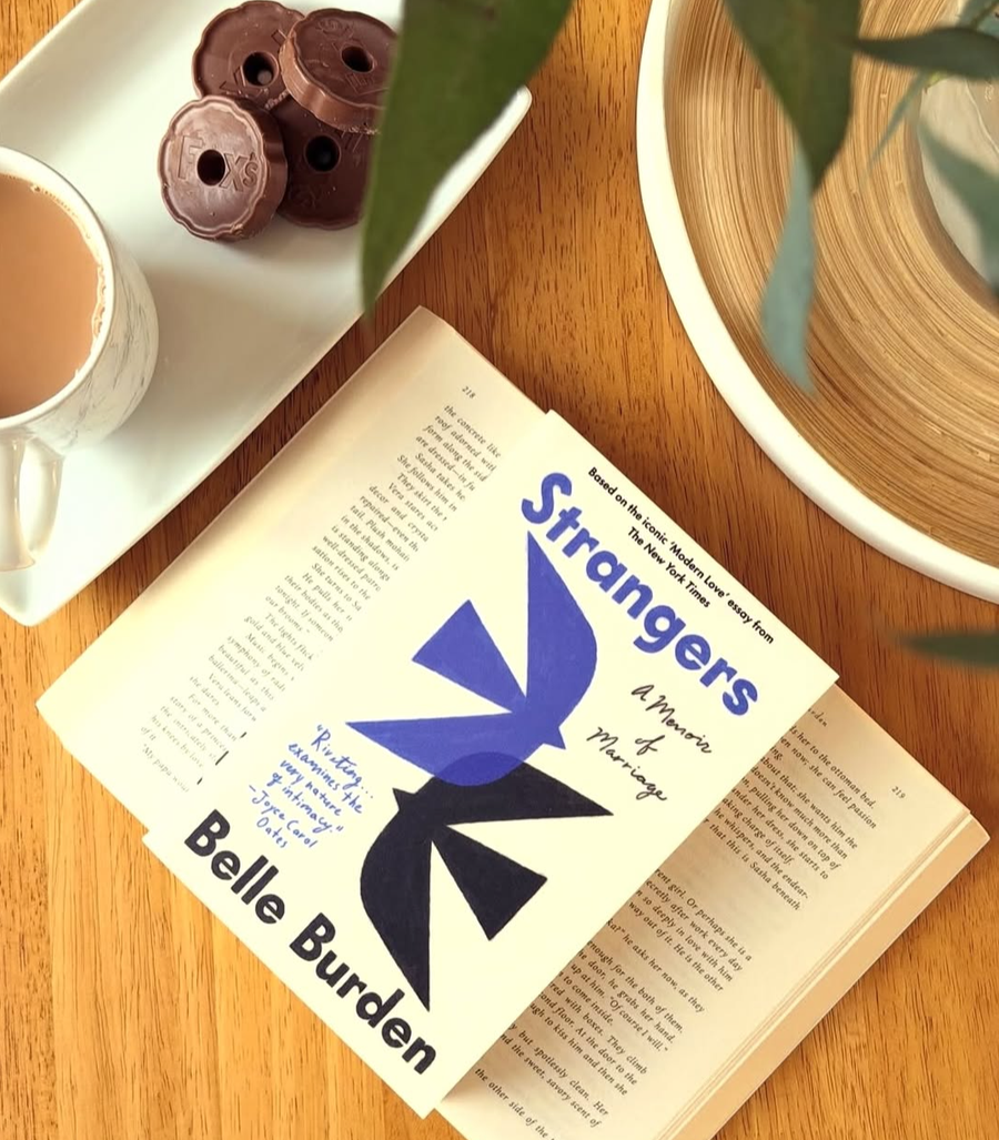 Traída sim, falida nem tanto. As controvérsias em torno do best-seller Strangers 
