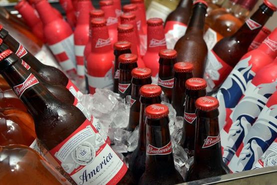 Mercado especula sobre corte de dividendo na AB Inbev