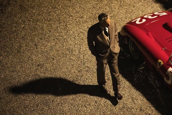 Ferrari, o filme, desnuda o empresário por trás da marca. (Filme não. Filmaço)