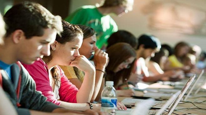 Aluno poderá migrar do 'velho' FIES para o novo, mas escolas terão que concordar