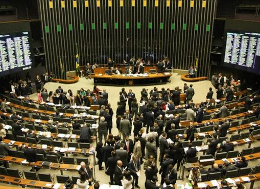 'Devo, não nego. Pago quando o deputado pagar’