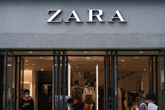 Na Zara ou na Shein, pra brasileiro é mais caro