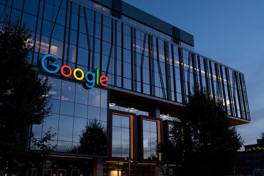 Alphabet vai emitir US$ 80 bi em ações; Berkshire ficará com US$ 10 bi