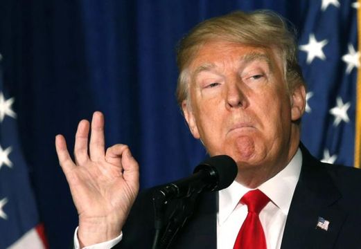 Trump está mentindo sobre a economia, diz Mike Bloomberg