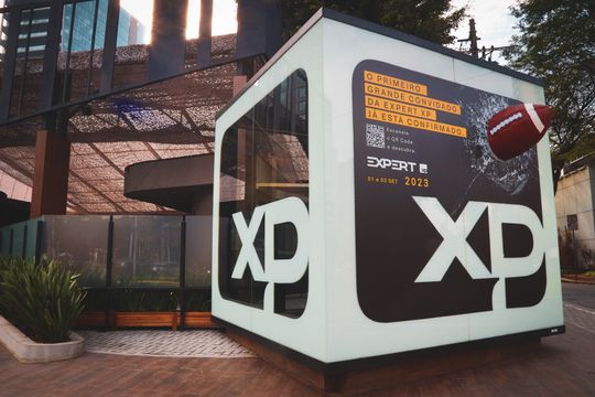 XP segura custo e lucra R$ 1 bi por tri enquanto espera retomada