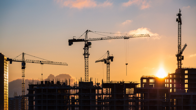 Construção cai ao menor nível desde 2020. De novo, a culpa é da Selic