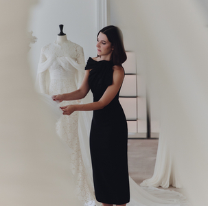 A consultora que se tornou favorita das noivas brasileiras em busca do vestido dos sonhos