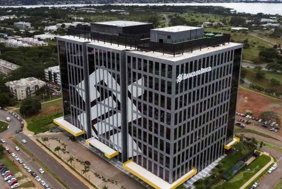Caixa inicia a venda de R$ 6 bi em ações do BB